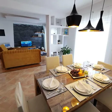 Lägenhet House Mario Kaštel Novi